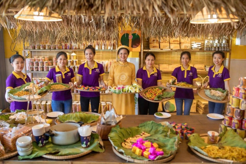 Thi công gian hàng mây tre đan